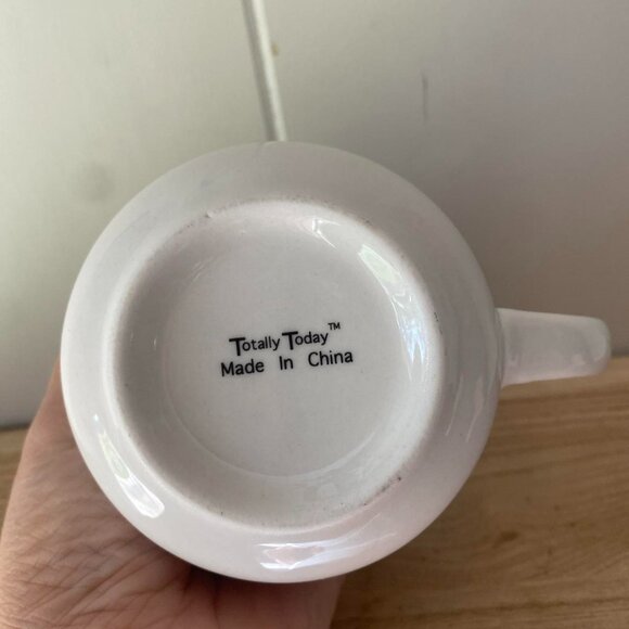 Holly Leaf Christmas coffee mug - Picture 7 of 7